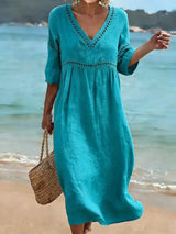 Quessia - Soft-Touch-Kleid mit V-Ausschnitt – Blau