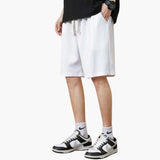 Herren Shorts knie­lang mit Seitentaschen für den Sommer – Weiß