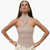 Schicke High Neck Haltertop - für Frauen mit Goldakzent – Beige
