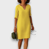 Lisette – Schlichtes Kleid mit V-Ausschnitt – Gelb