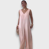 Aubrine – Fließender Jumpsuit mit V-Ausschnitt – Rosa
