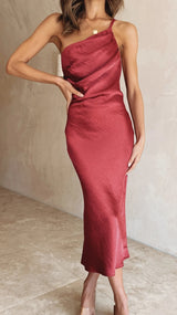 Sofia - Einschultriges Midikleid aus Satin mit eleganter Drapierung – Rot