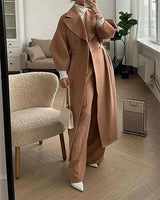 Retroluxe – vintage-wollmantel mit laternenärmeln und revers – Kamel