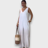 Aubrine – Fließender Jumpsuit mit V-Ausschnitt – Weiß