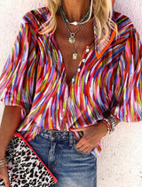 Sabrina - Mehrfarbige abstrakte Bluse mit Knopfleiste – Regenbogen