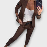 Verena – Moderner Blazer-Zweiteiler – Braun