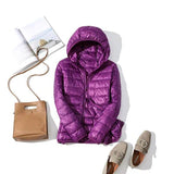 Leichte daunenjacke mit reibverschluss und taschen - dina – Lila