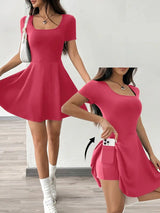 Gudrun – Schickes Skaterkleid mit integrierten Shorts und Tasche – Dunkelrosa