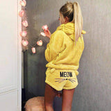 Damen nan kuscheliges zweiteiliges Lounge-Set mit Kapuzenpullover und Shorts mit MEOW-Stickerei Drune – Gelb