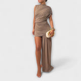 Liliane – Schmal geschnittenes Plisseekleid mit Rundhalsausschnitt – Khaki