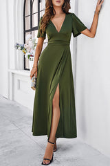 Monika - Einfarbiges elegantes Kleid mit V-Ausschnitt – Armeegrün