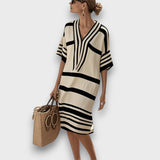 Calys – Lockeres Kaftankleid mit Strandcharme – Schwarz