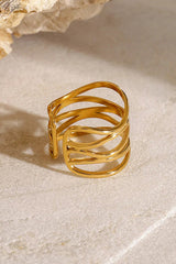 Catalina | Elegante Wellenförmige Edelstahlring Mit Verstellbarem Design, Ultraleicht – Gold