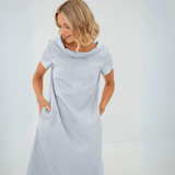 Solea – Lockeres Sommerkleid in Gelb mit weitem Kragen – Babyblau