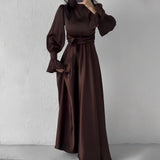 Emory - Langes Damenkleid mit hoher Taille und Rüschenärmeln – Braun