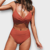 Mira – Formender Badeanzug mit klarer Linie – Orange