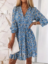 Davina - Frühlingsblüten Kleid mit geraffter Taille und Blumendruck – Blau