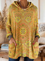 Vintage-inspirierte Kapuzenstrick-Tunika mit Taschen und ethnischem Druck – Gelb