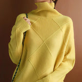 Julie - Kaschmirpullover mit Rollkragen – Gelb