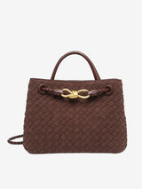 Malia | Kompakte Texturierte Woven Crossbody Tasche Aus Veganem Wildleder – Braun