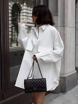 Weißes oversized Hemdkleid mit Streifen – Streetstyle-Look – Weiß
