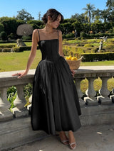 Mia | Elegantes Corsagen-Midikleid mit Spaghettiträgern – Feminine Raffinesse – Schwarz