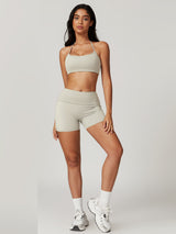 Schnelltrocknendes Damen Sport-Set | Skinny Halter Top & Shorts für Workout – Apricot