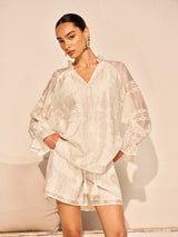 Zweiteiliges Damen-Set mit Stickerei – Oversize Bluse & Shorts – Weiß
