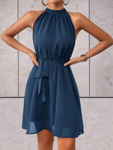 Elegantes Damen-Trägerkleid mit Rückenausschnitt - Sommerlook – Blau