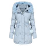 Gesteppter wintermantel mit flauschigem kragen - renata – Blau