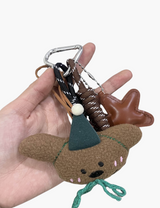 Taschenanhänger – Bärchen-Anhänger – Bär mit grüner Mütze