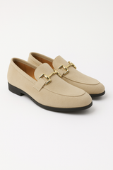 Benjamin mit Goldschnalle Wildlederloafer – Biege