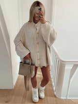 Bequeme Strickjacke mit Geripptem Ausschnitt – Weiß
