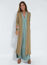 Eva | Schlankmachendes Maxikleid mit passender Weste – Türkisfarbenes Kleid + kaffeebraune Strickjacke