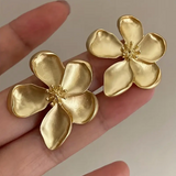 Goldener Blumen Ohrring im Vintage Design – Gold