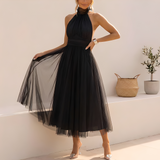 Neneta - Ein stilvolles und elegantes Damenkleid – Schwarz