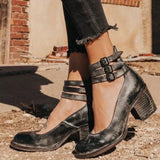 Cosette – Vintage-Pumps mit Knöchelriemen aus Leder – Schwarz