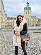 Sable – stylische jacke mit kapuze, gürtel und verstellbarer taille – Schwarz und Weiß