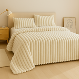 Aurevia | Flanelldecke mit Kordelzug und kuscheliger Felloptik – Creme
