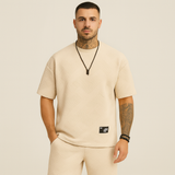 2-teiliges strukturiertes Herren-Set – Kurzarm-Oberteil mit Rundhalsausschnitt und passende Jacquard-Shorts – Aprikose