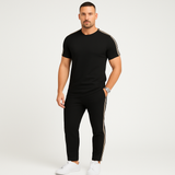 Retro-Streetwear-Set für Herren – Loose Fit T-Shirt mit Seitenstreifen und passender Hose – Schwarz