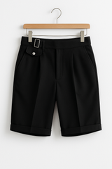 Ezra Short mit Bundfalten und Gürtelschnallen – Schwarz