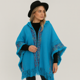 Deborah | Weicher und dehnbarer Wintermantel mit Kapuze für Damen – Himmelblau