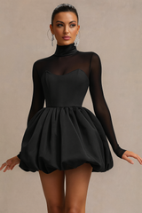 Damen Kleid | kurze Ausführung mit Volants und V-Ausschnitt – Schwarz