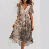 Chiffonkleid - V-Ausschnitt - Schmetterlingsärmel - Midikleid - Sommerkleid – Beige