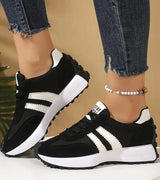 Halima – Bequeme Retro-Turnschuh Mit Schnürung – Schwarz