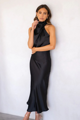 Anna - Kleid mit Halterneck-Ausschnitt – Schwarz