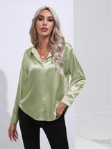 Doreen | Elegante Satin Charm Bluse – Hellgrün
