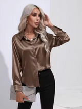 Doreen | Elegante Satin Charm Bluse – Khaki