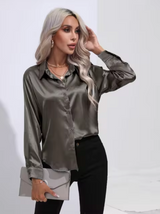 Doreen | Elegante Satin Charm Bluse – Dunkelgrau
